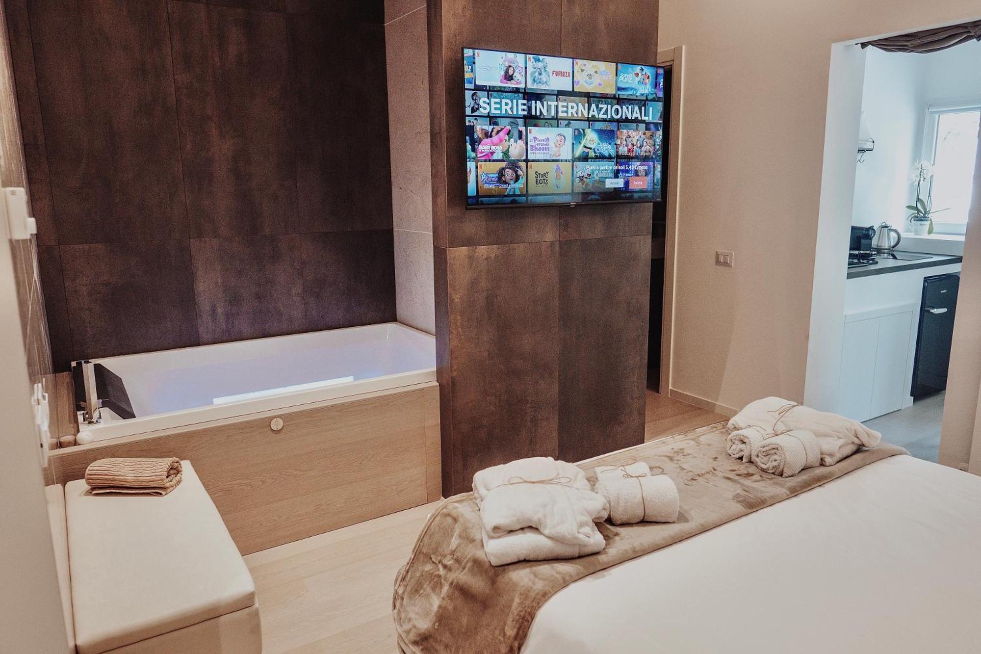 18Zero2 Luxury Rooms Бари Екстериор снимка