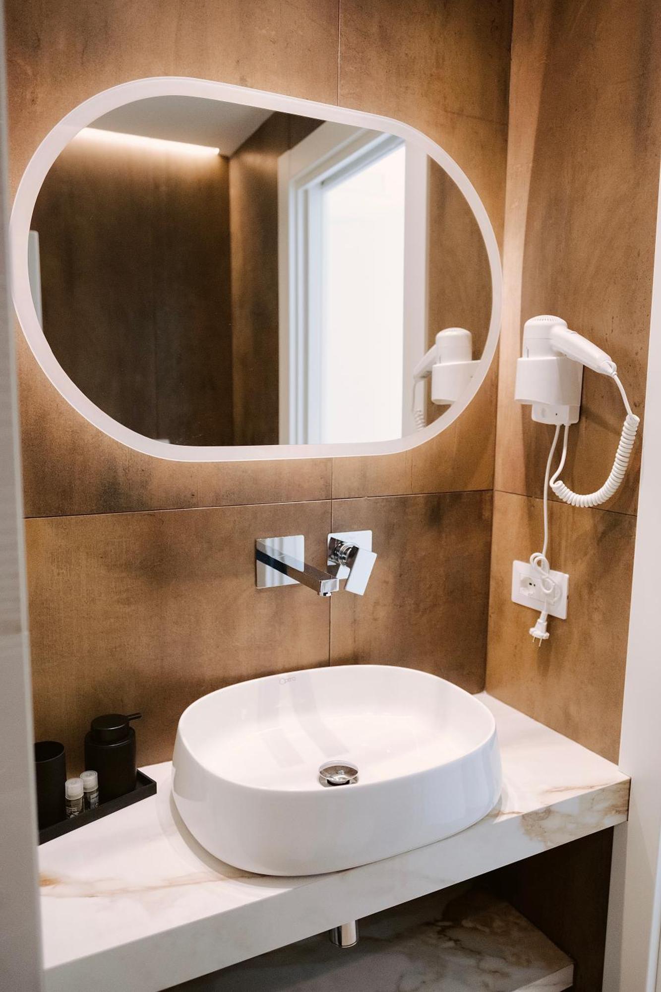 18Zero2 Luxury Rooms Бари Екстериор снимка